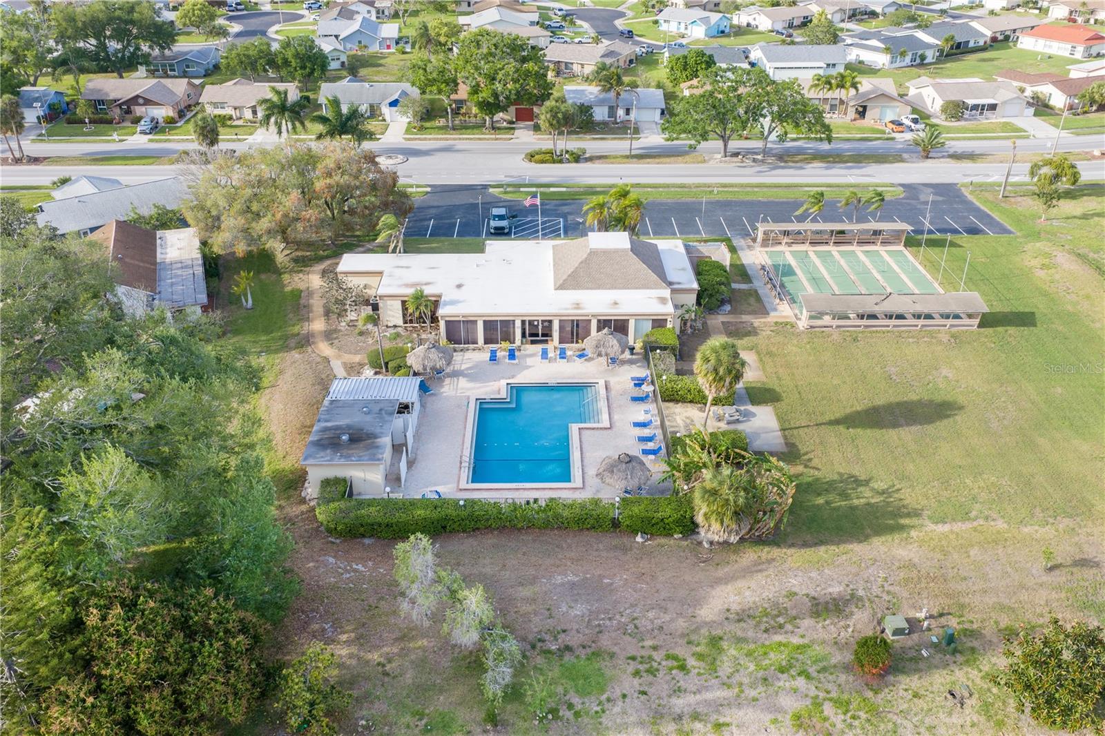 LAKES VILLAS CONDO I - Residential