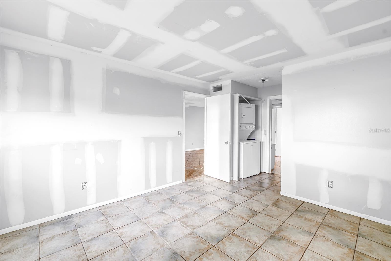 LAKES VILLAS CONDO I - Residential