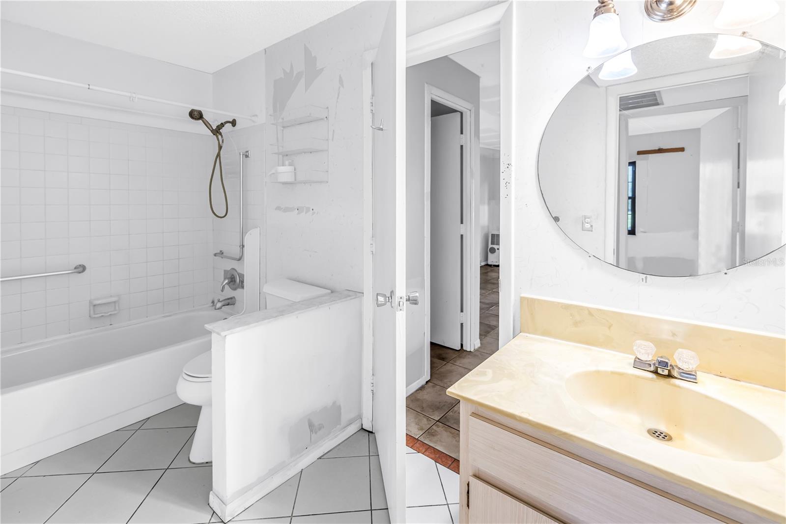 LAKES VILLAS CONDO I - Residential