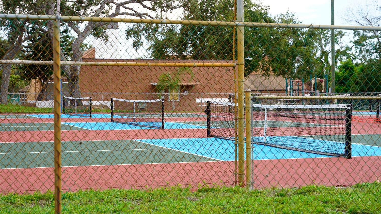 GOLF CLUB VILLAGE - Residential
