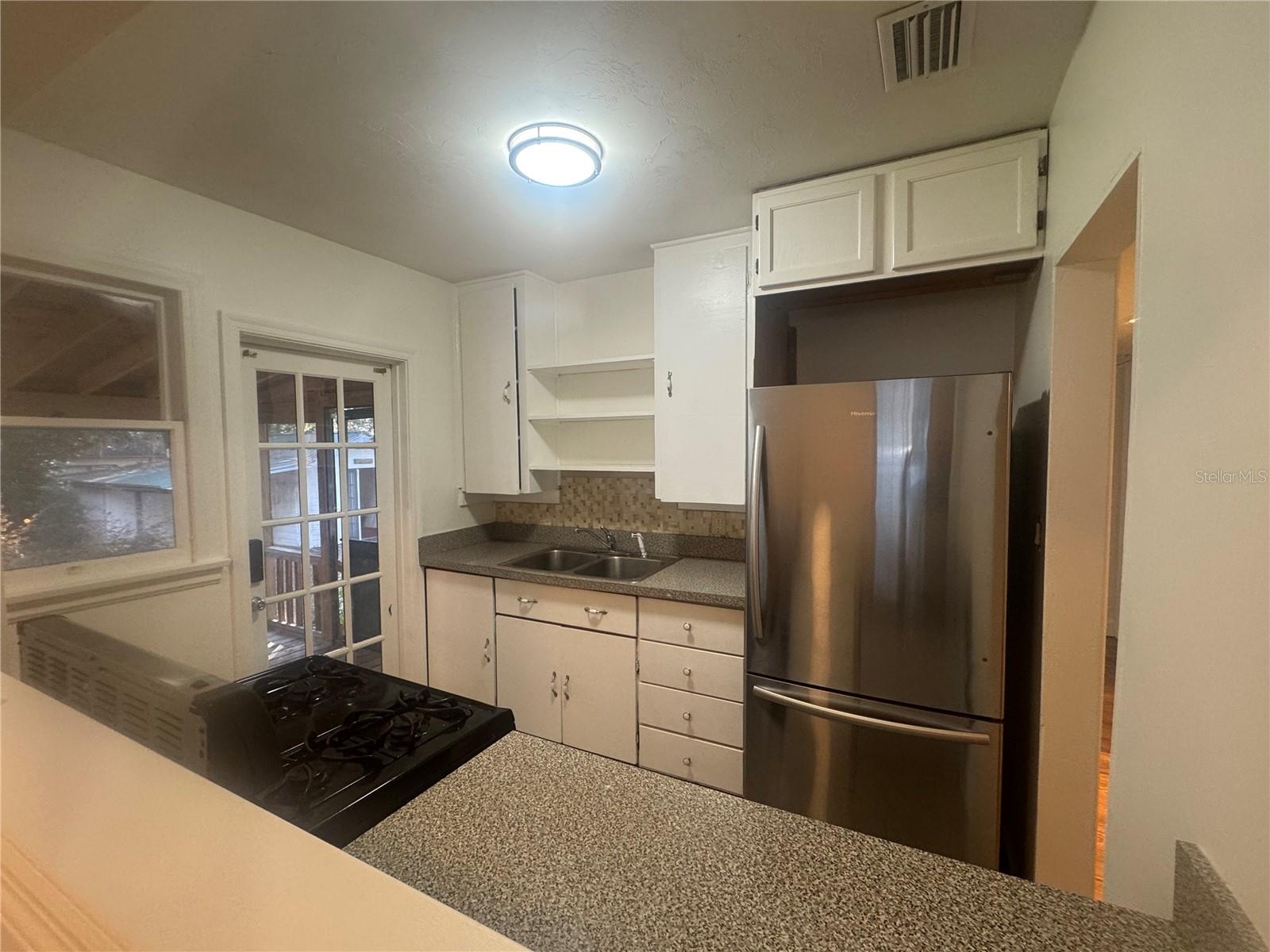 HIGHLAND PINES 2 - Residential Lease