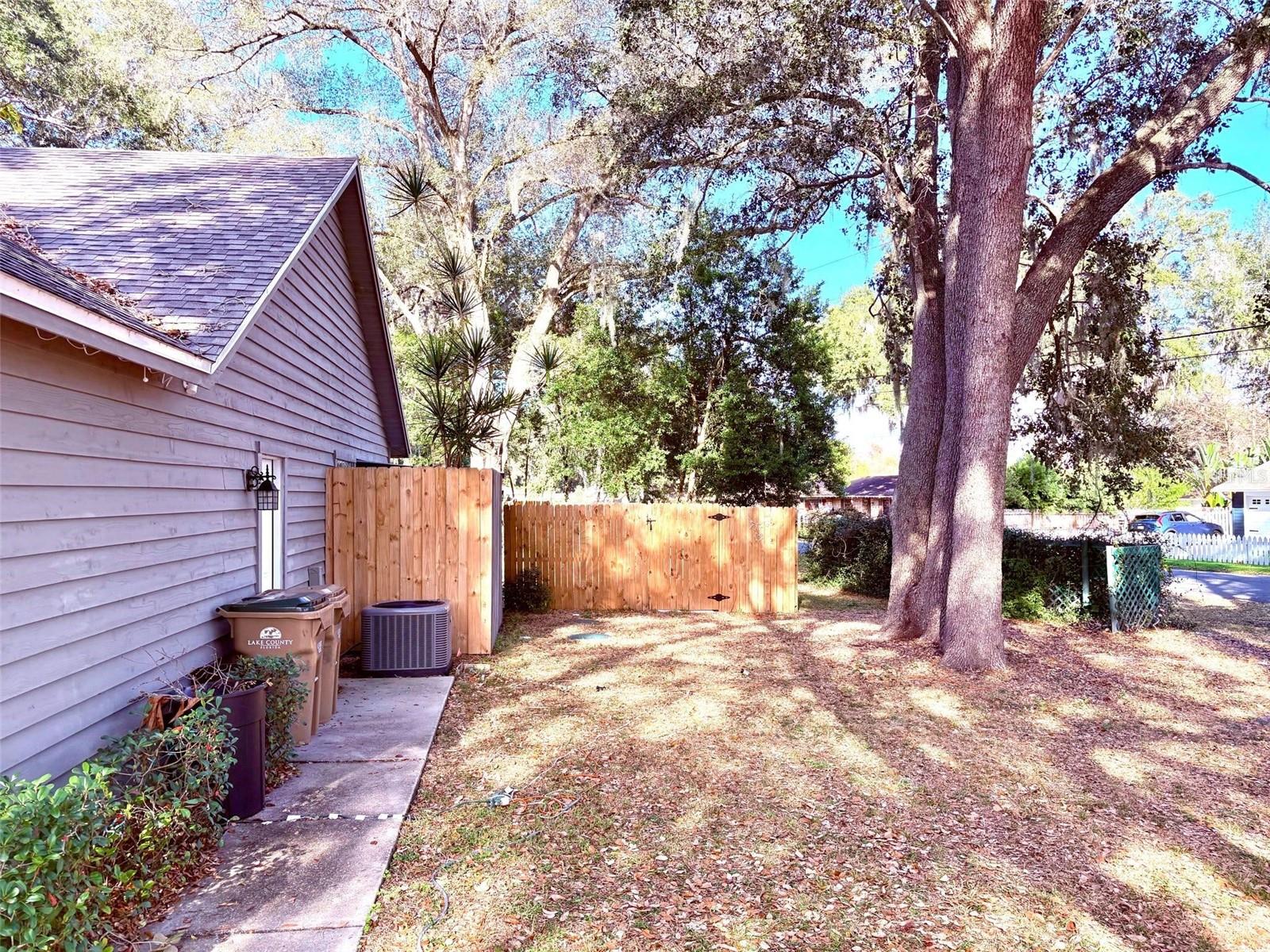 LAKE FOREST SUB - Residential