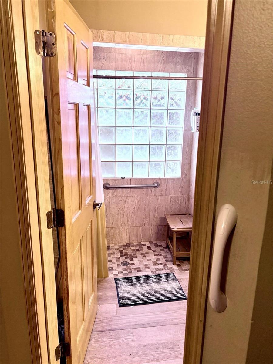 LAKE FOREST SUB - Residential