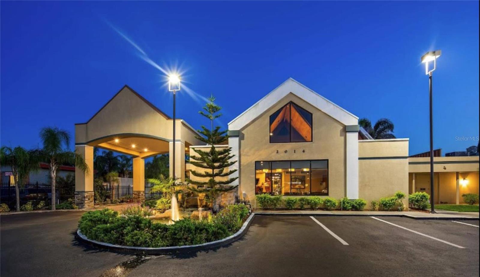 107 guest room motel w/manager living quarter. 54,106 S.F. two story concrete building w/exterior corridor on 2+/- acres of land. 138 Parking Spaces. 6227 S.F. Adjoining Restaurant (Taste of Chengdu). Including 2036 S.F. One story office.
Total building S.F 62,369
Quality upgrades include recent renovations of common areas (furniture and carpet, guest room bathrooms (flooring, vanity, and tubs) as well as repainted walls.
Included Conference room behind restaurant, Bar located inside, pool on grounds. In downtown Orlando, heavy commercial, corporate, and local business, plus Disney Universal Resort attraction traffic as well as Camping world stadium event goers.