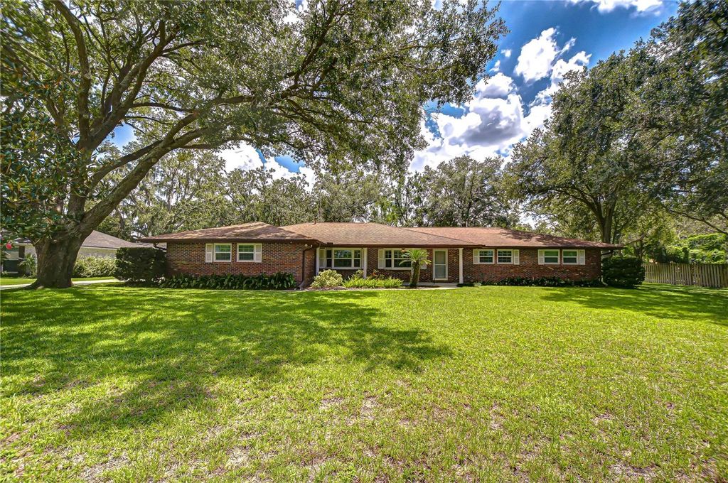 Photo of 121 Butler Road, Brandon, FL 33511 (MLS # TB8419657)