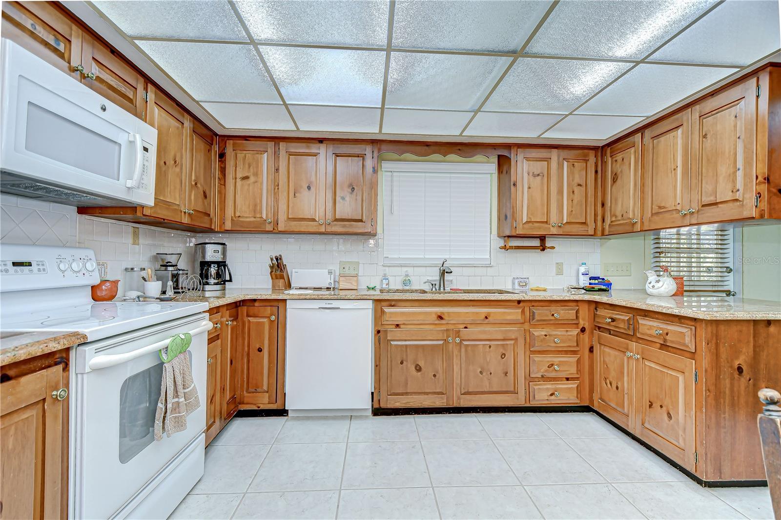 HICKORY HIGHLANDS - Residential