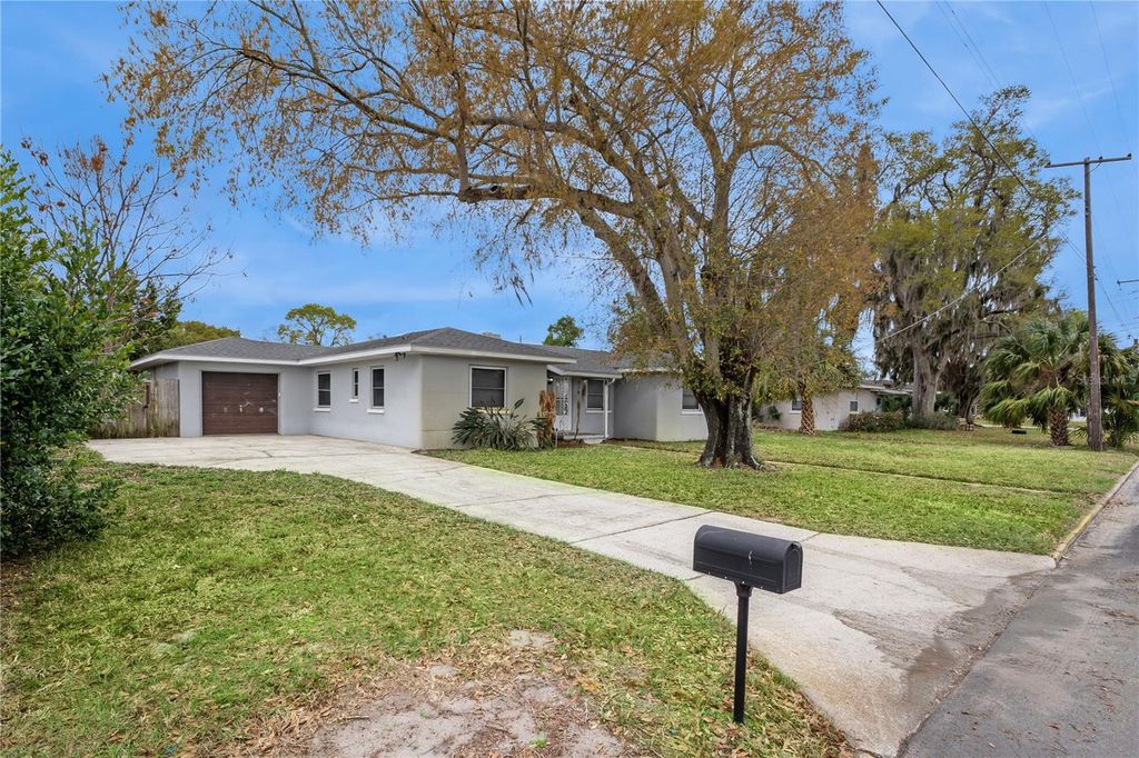 Photo of 716 Avenue I NE, Winter Haven, FL 33881 (MLS # L4958483)