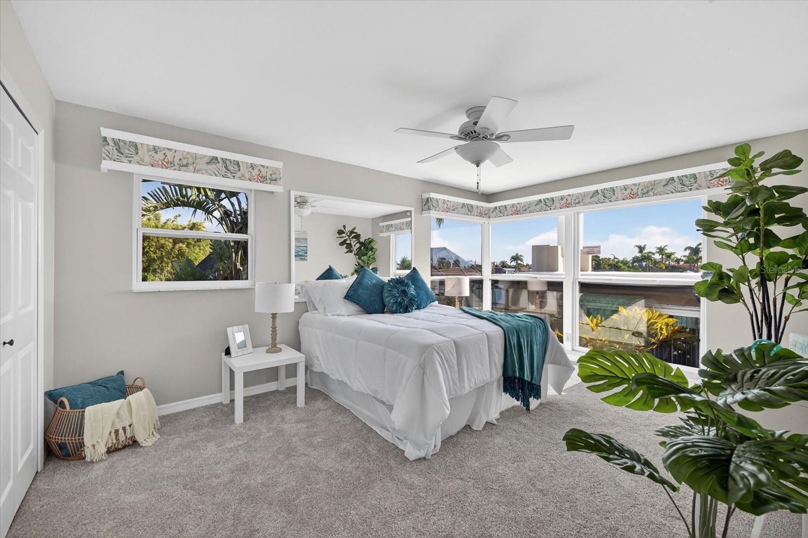 FLOR A MAR - Residential