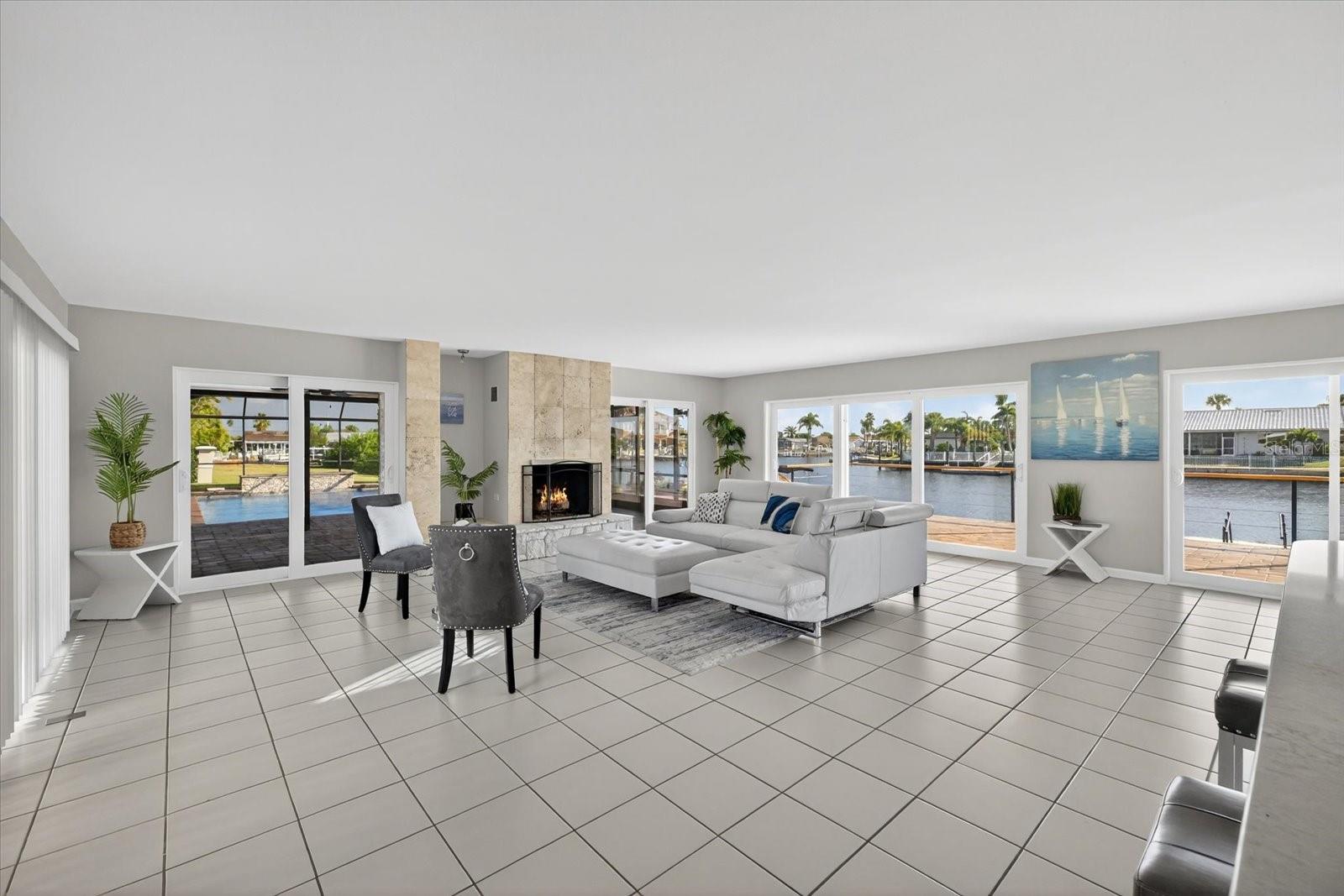 FLOR A MAR - Residential