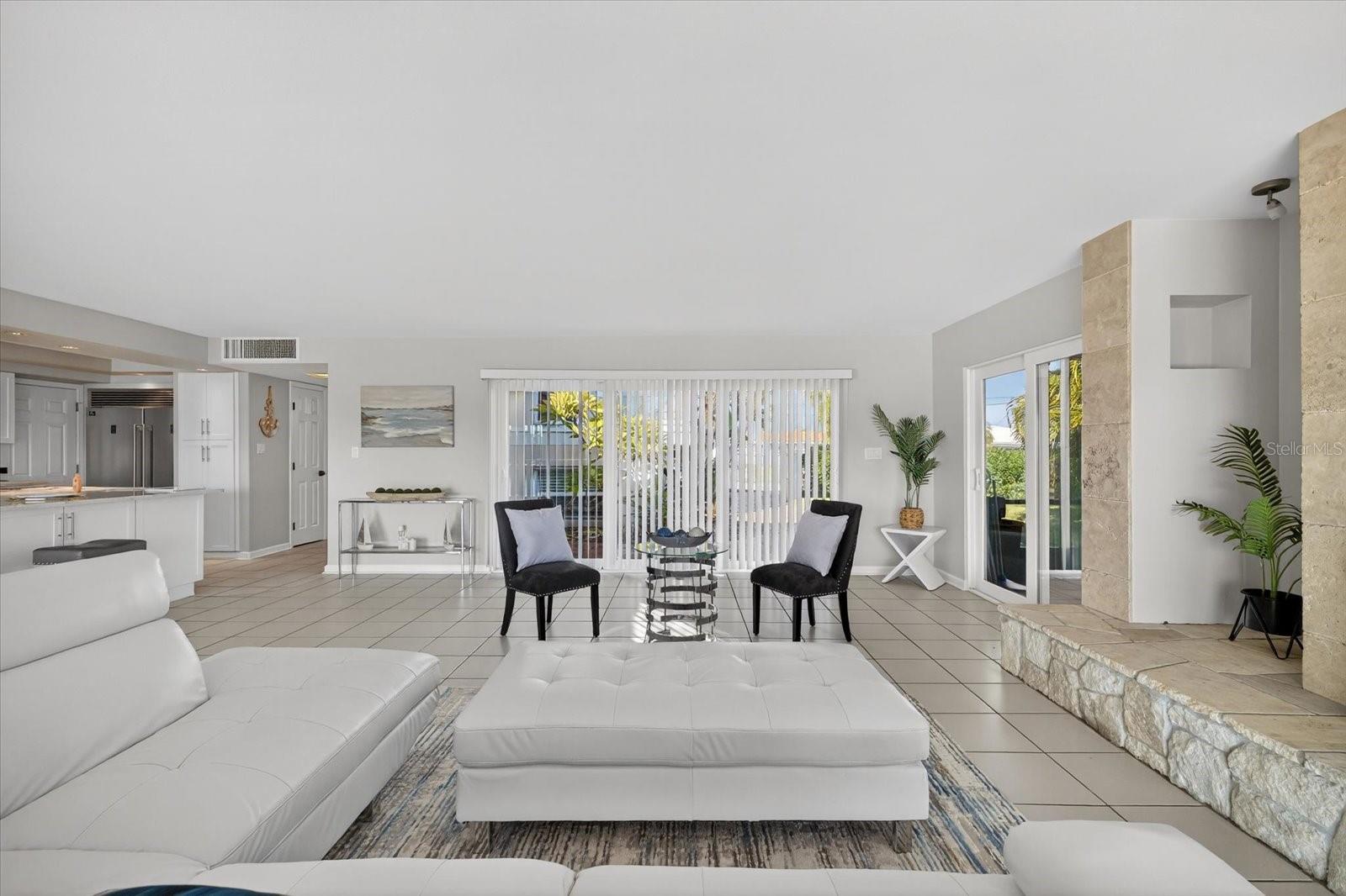 FLOR A MAR - Residential