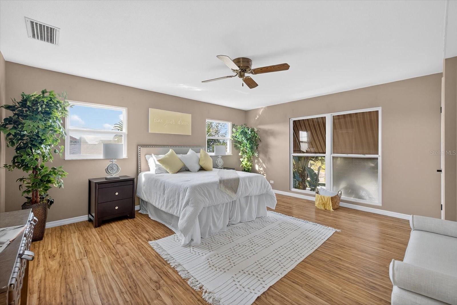 FLOR A MAR - Residential