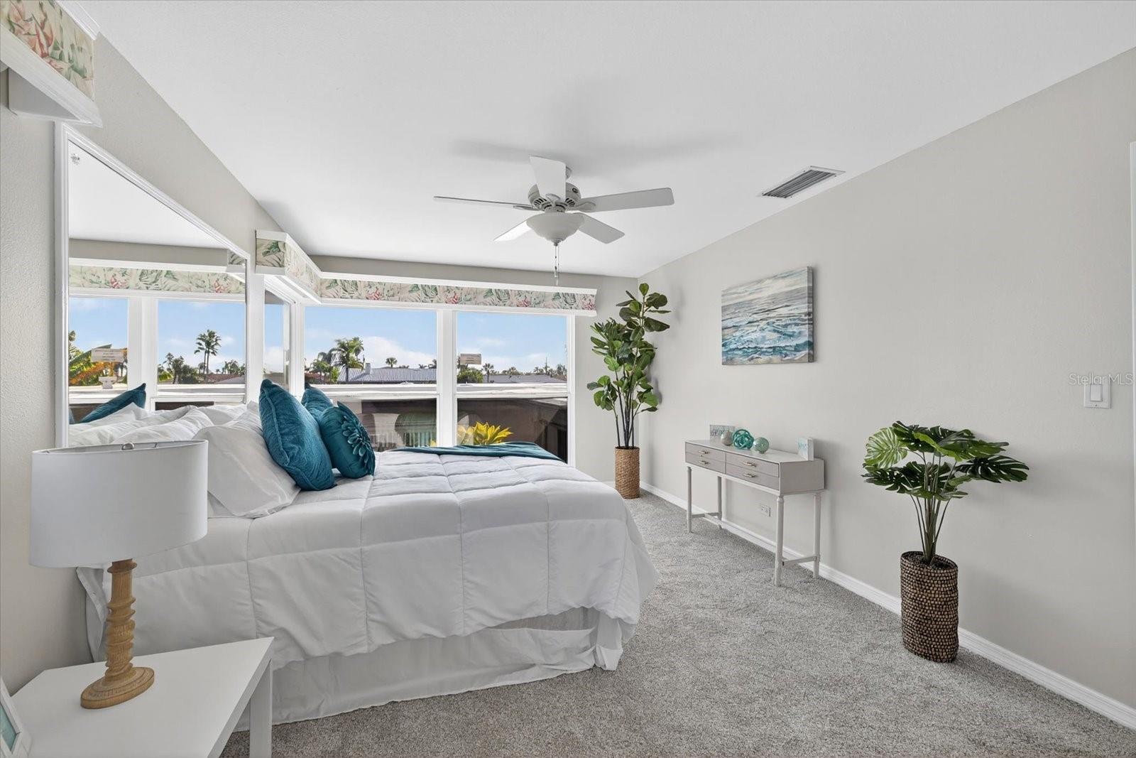 FLOR A MAR - Residential