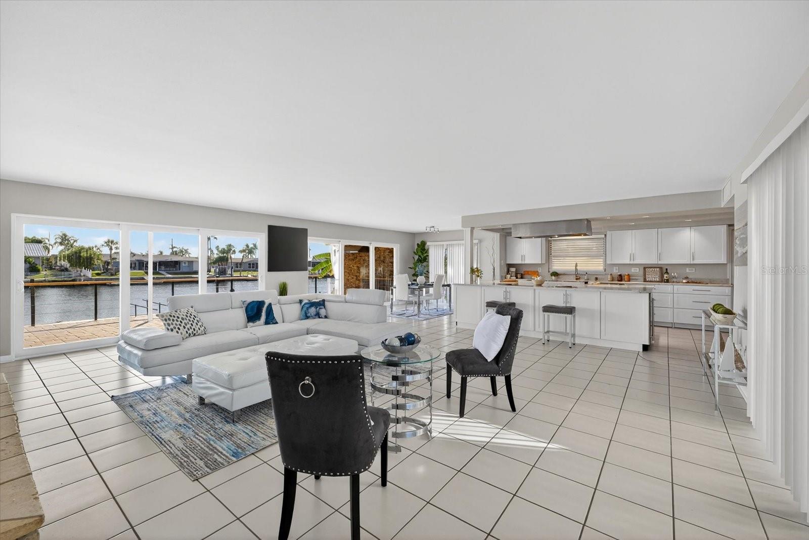 FLOR A MAR - Residential