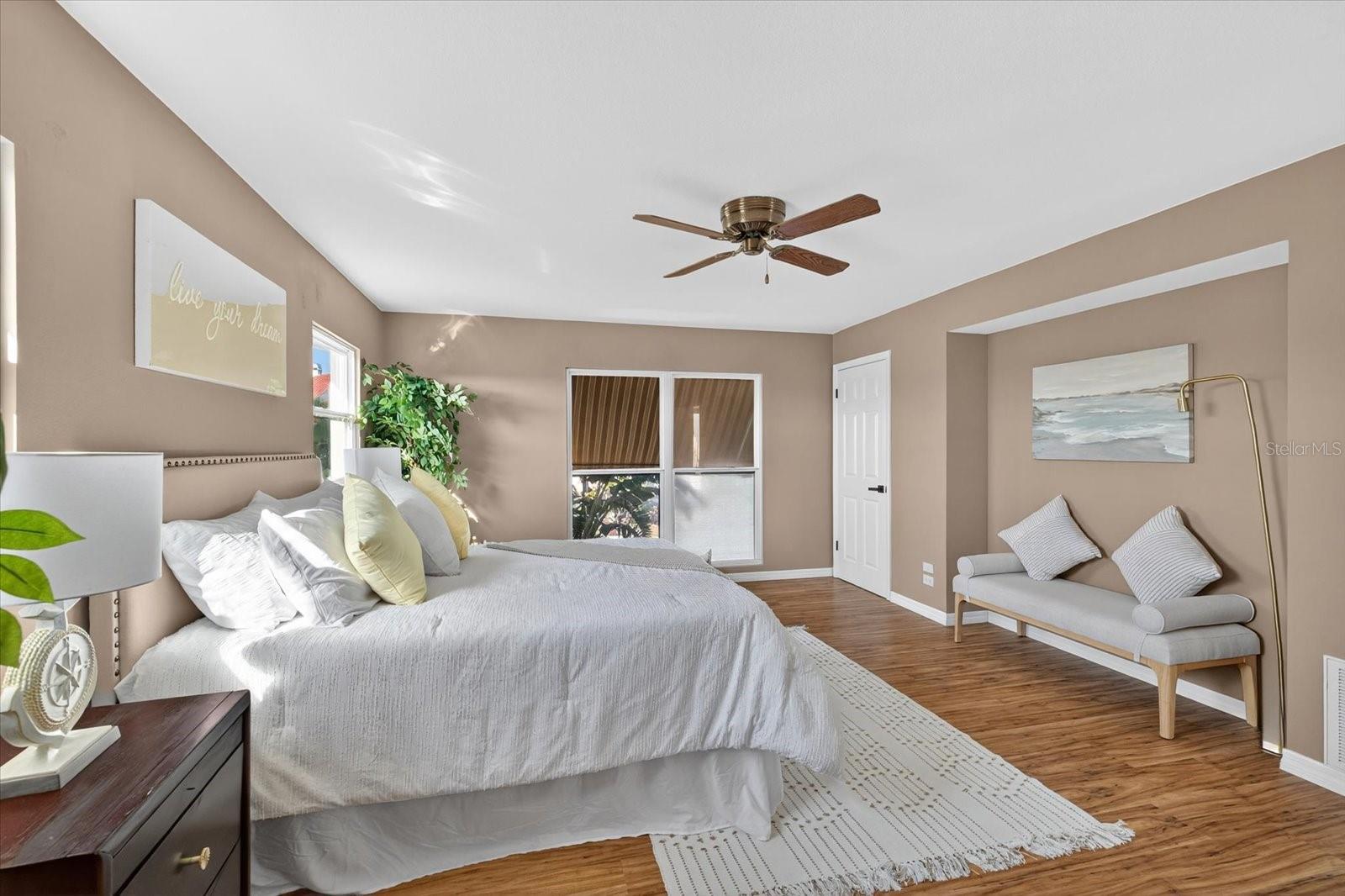 FLOR A MAR - Residential