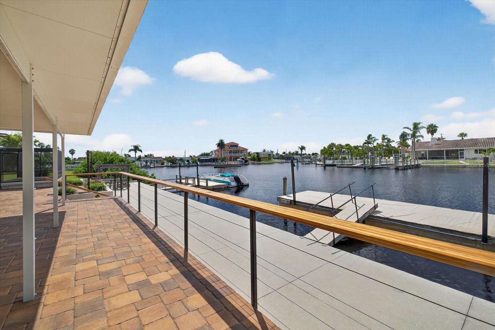 FLOR A MAR - Residential