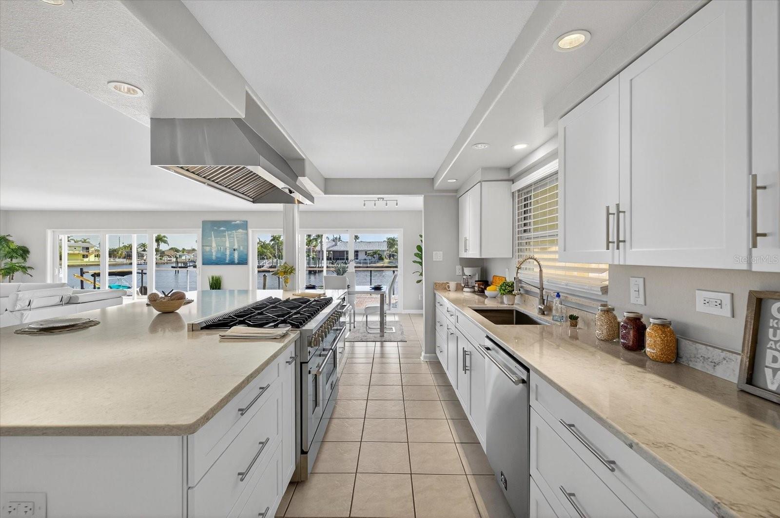 FLOR A MAR - Residential