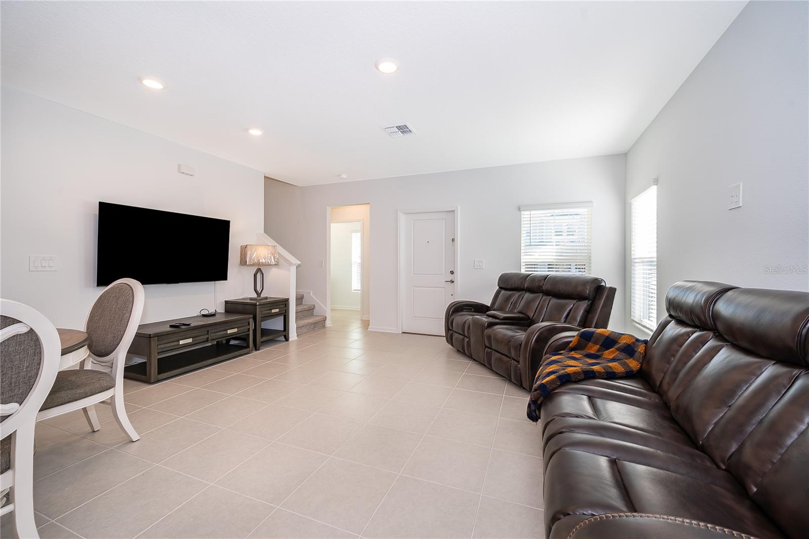 7428 IVY TENDRIL AVENUE