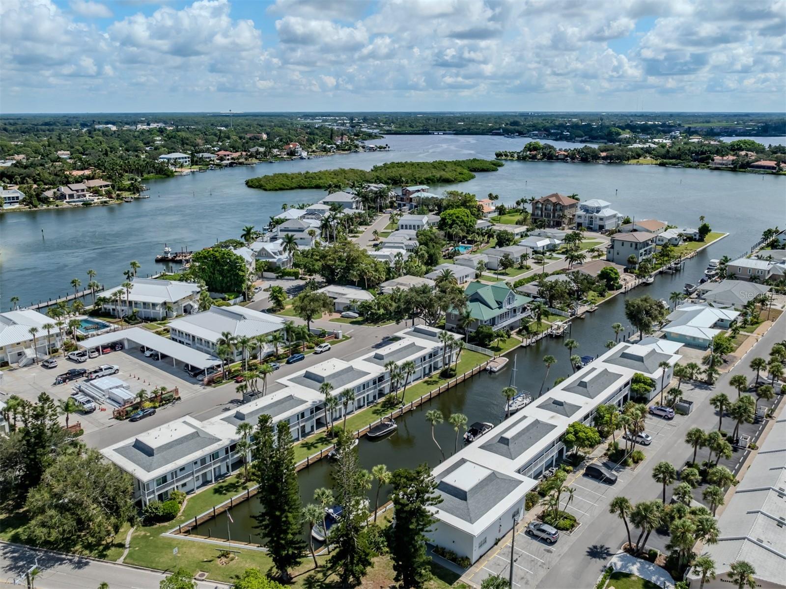 BAHIA VISTA GULF - Residential