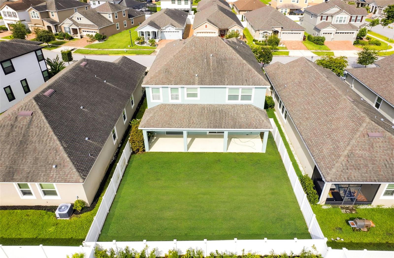 2408 CHATEAU LOOP