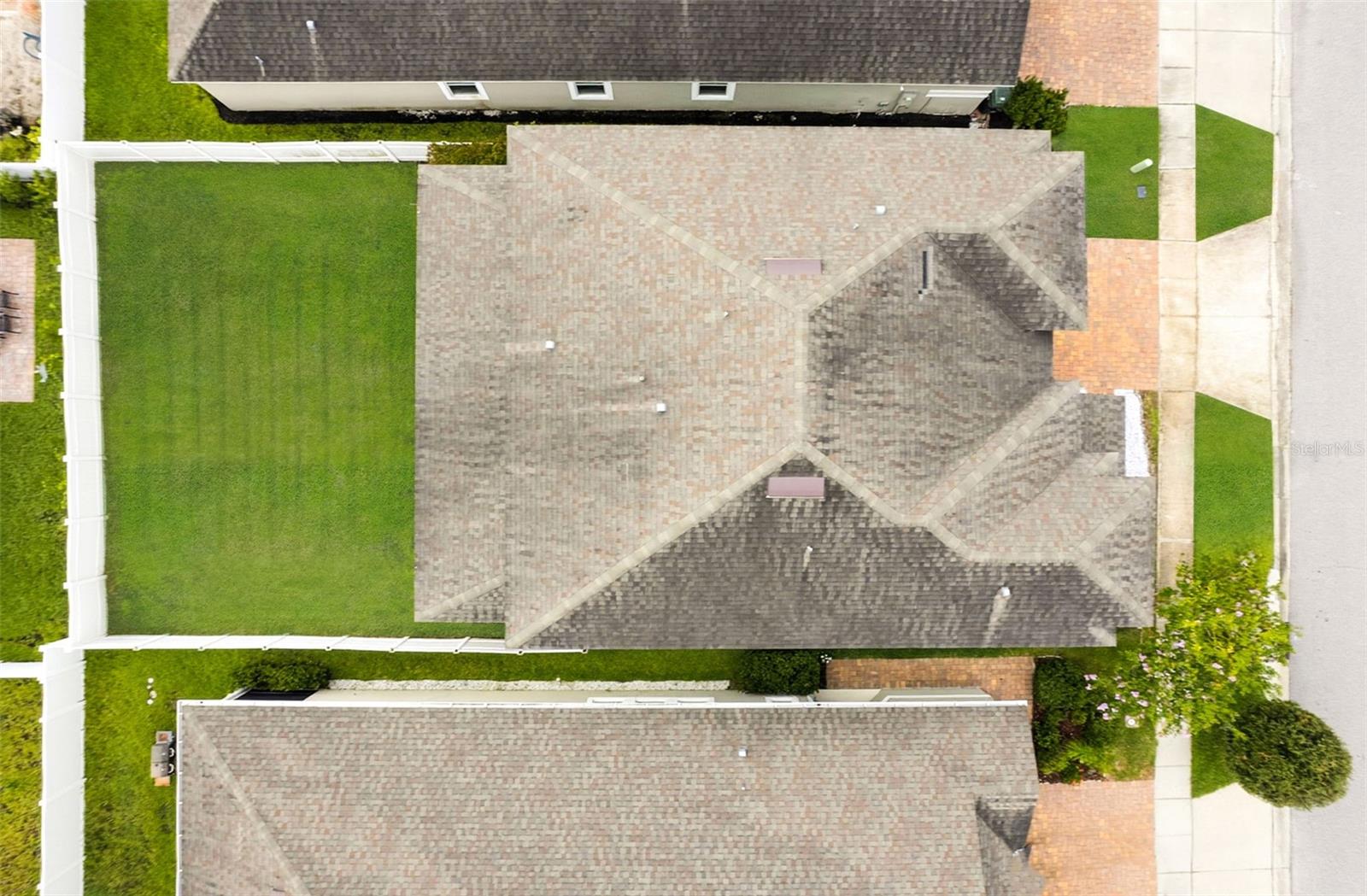 2408 CHATEAU LOOP