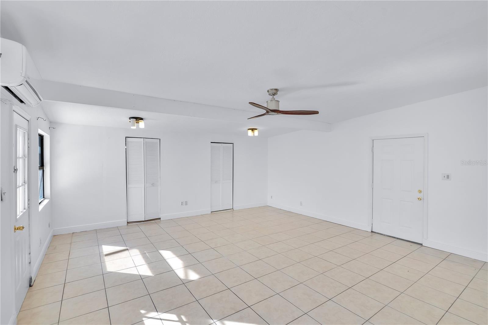 2420 PERSHING AVENUE