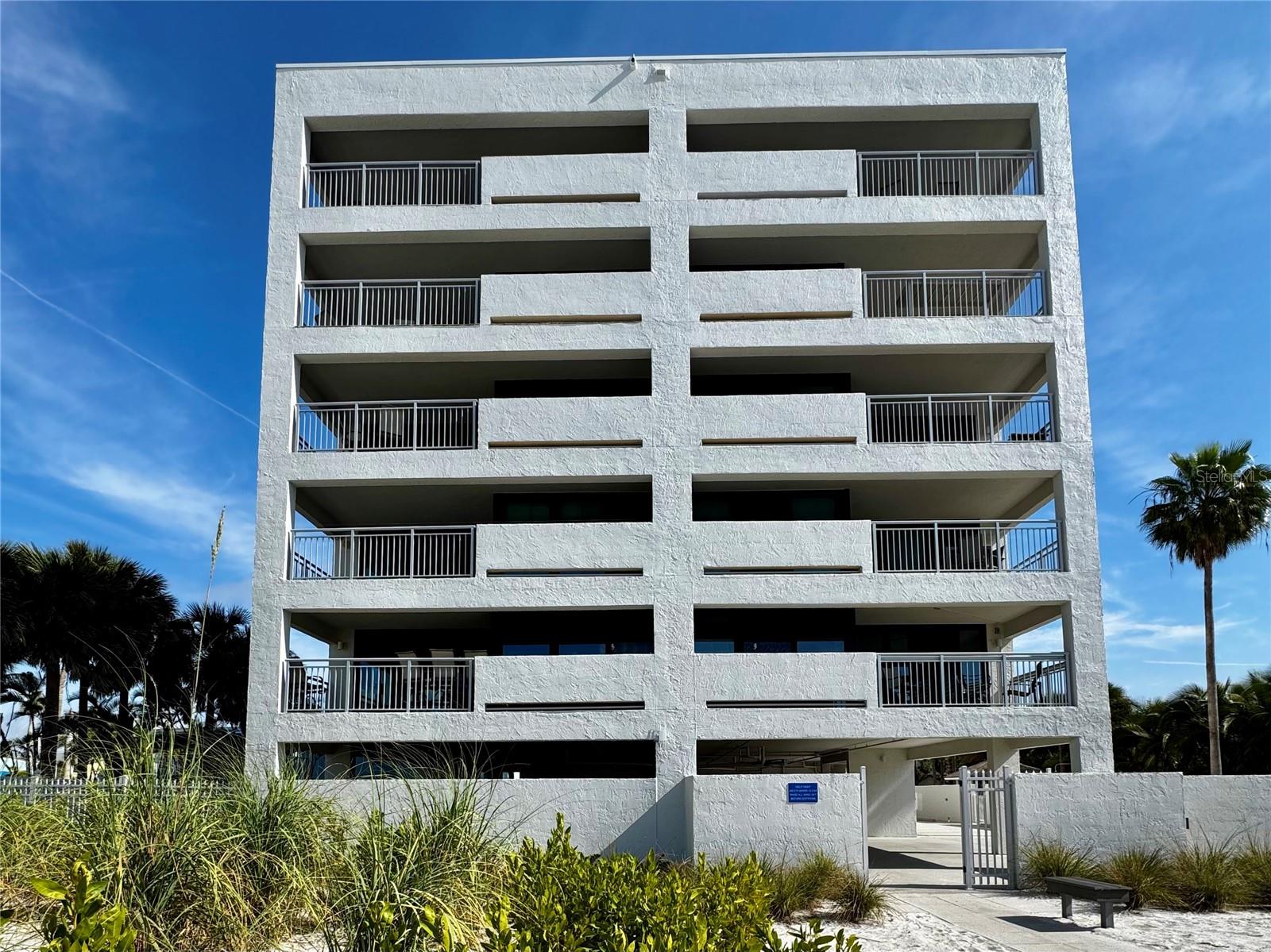 SIESTA SANDS RESORT - Residential