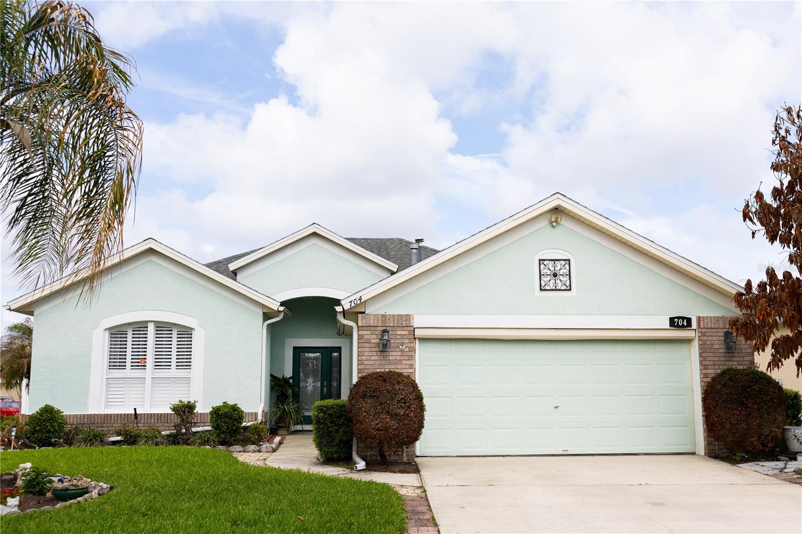 FAIRWAYS LAKE ESTATES - Residential