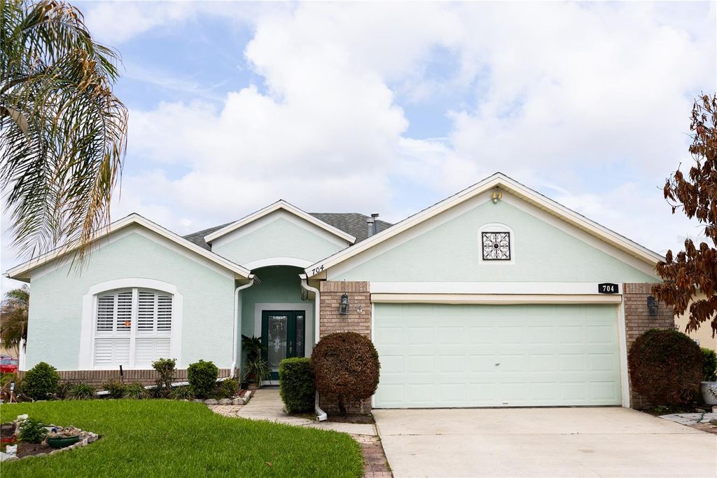 Photo of 704 Jaybee Avenue, Davenport, FL 33897 (MLS # O6394222)