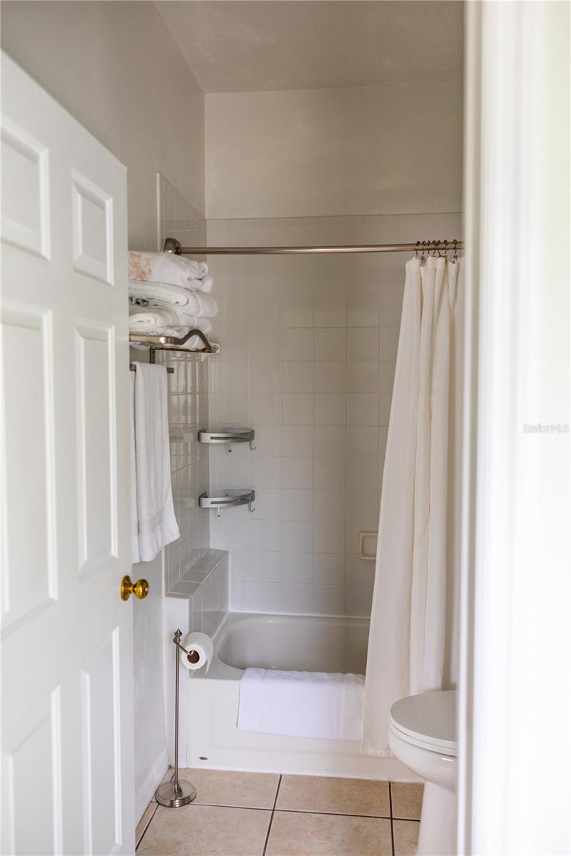 FAIRWAYS LAKE ESTATES - Residential