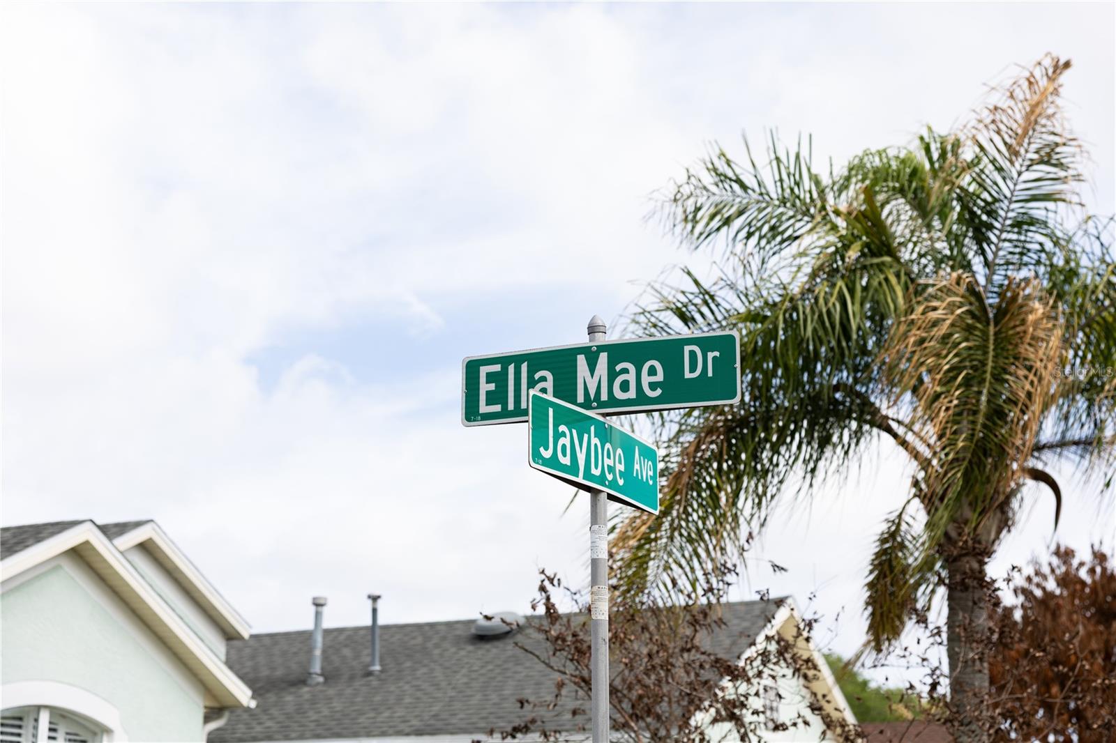 FAIRWAYS LAKE ESTATES - Residential