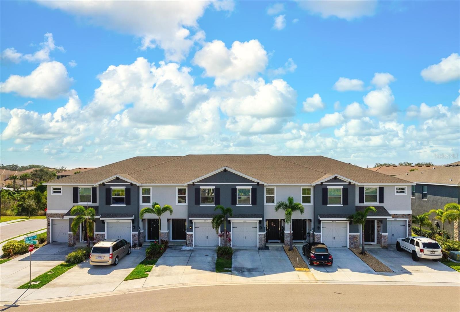 8737 DAYDREAM STREET