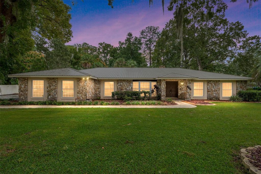 Photo of 2528 SE 15th Street, Ocala, FL 34471 (MLS # OM709963)