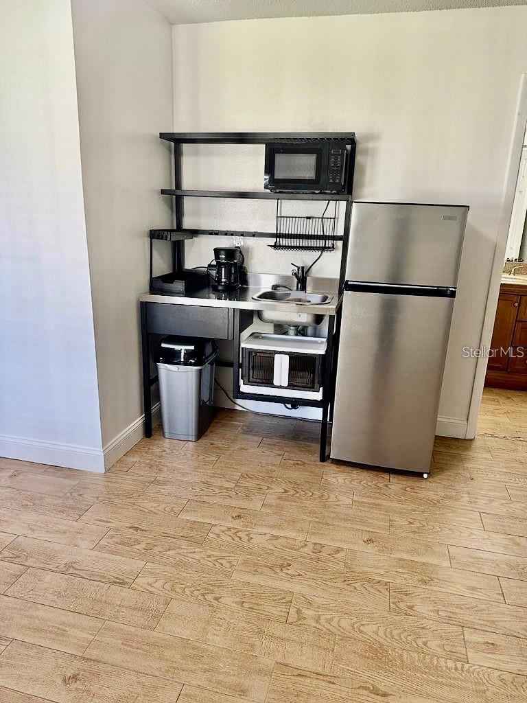 SKY LAKE SOUTHC - Residential Lease