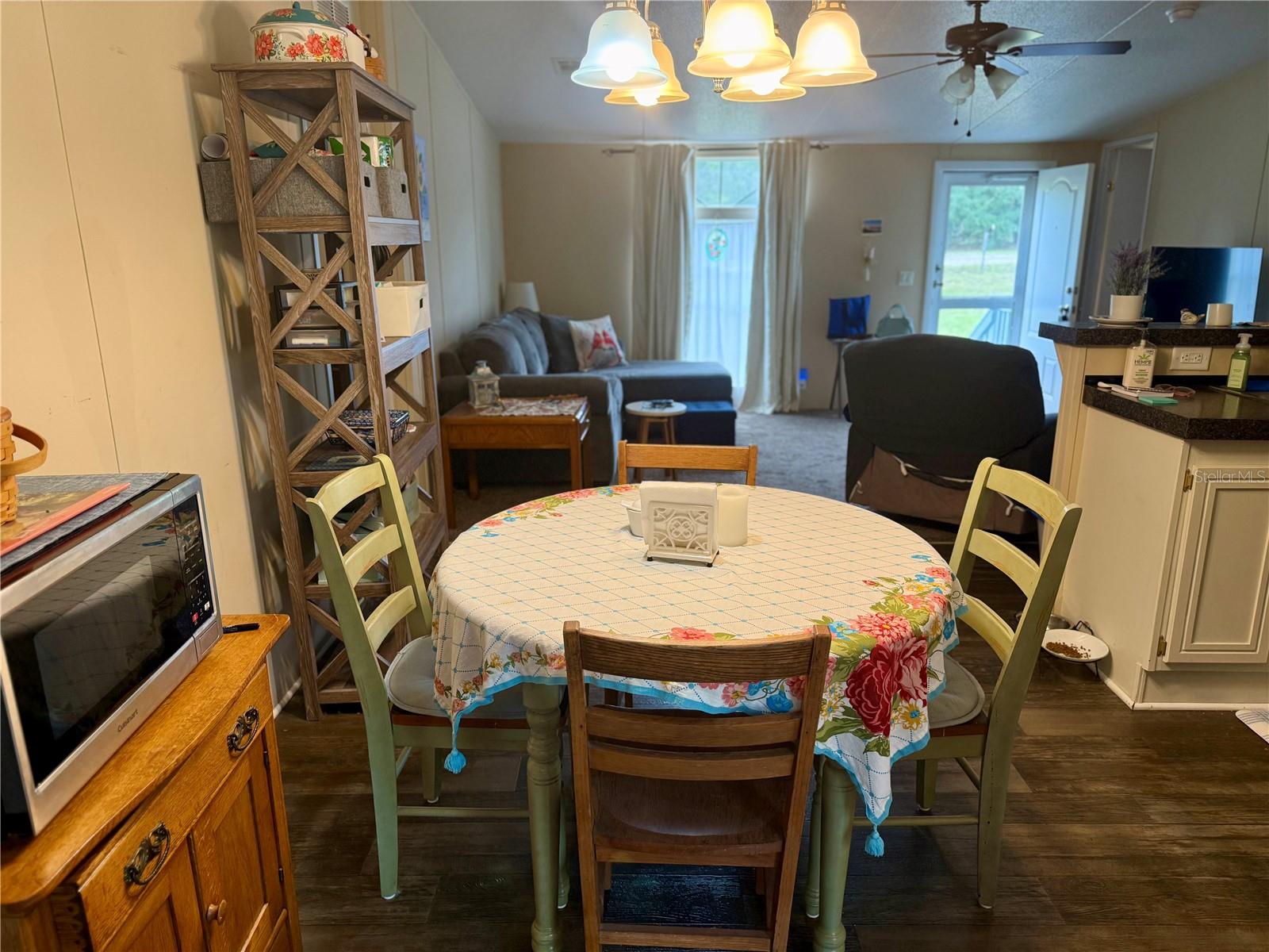 HILLS/FLORIDA WOODS - Residential