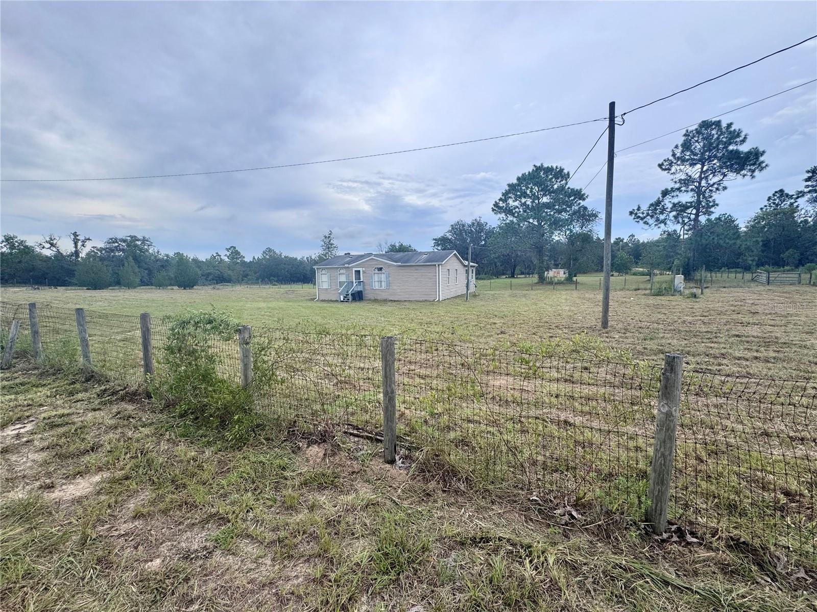 HILLS/FLORIDA WOODS - Residential