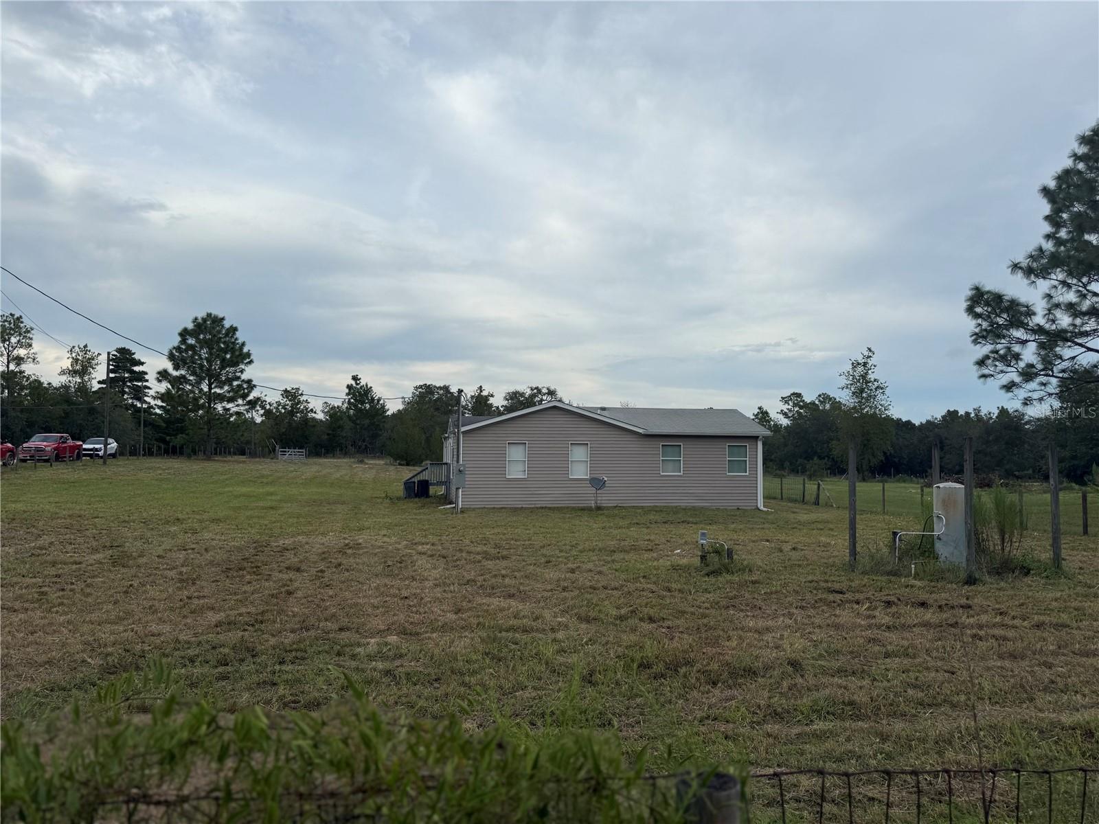 HILLS/FLORIDA WOODS - Residential