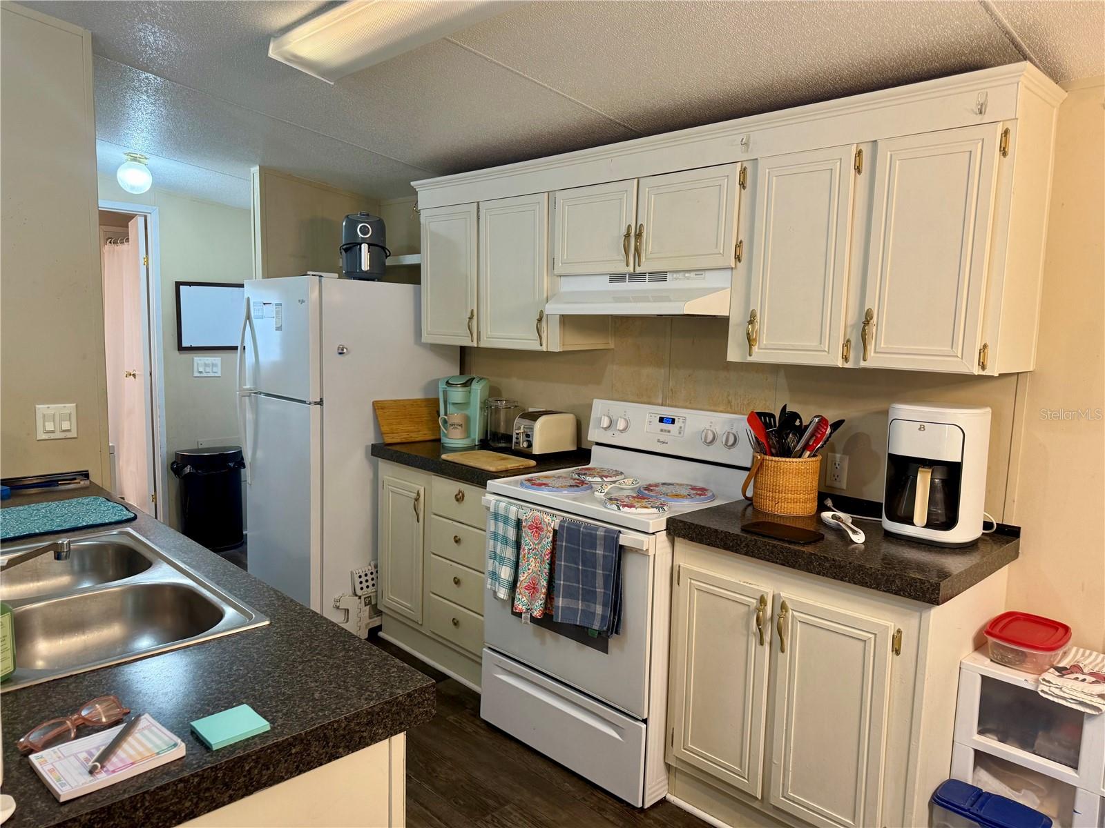HILLS/FLORIDA WOODS - Residential