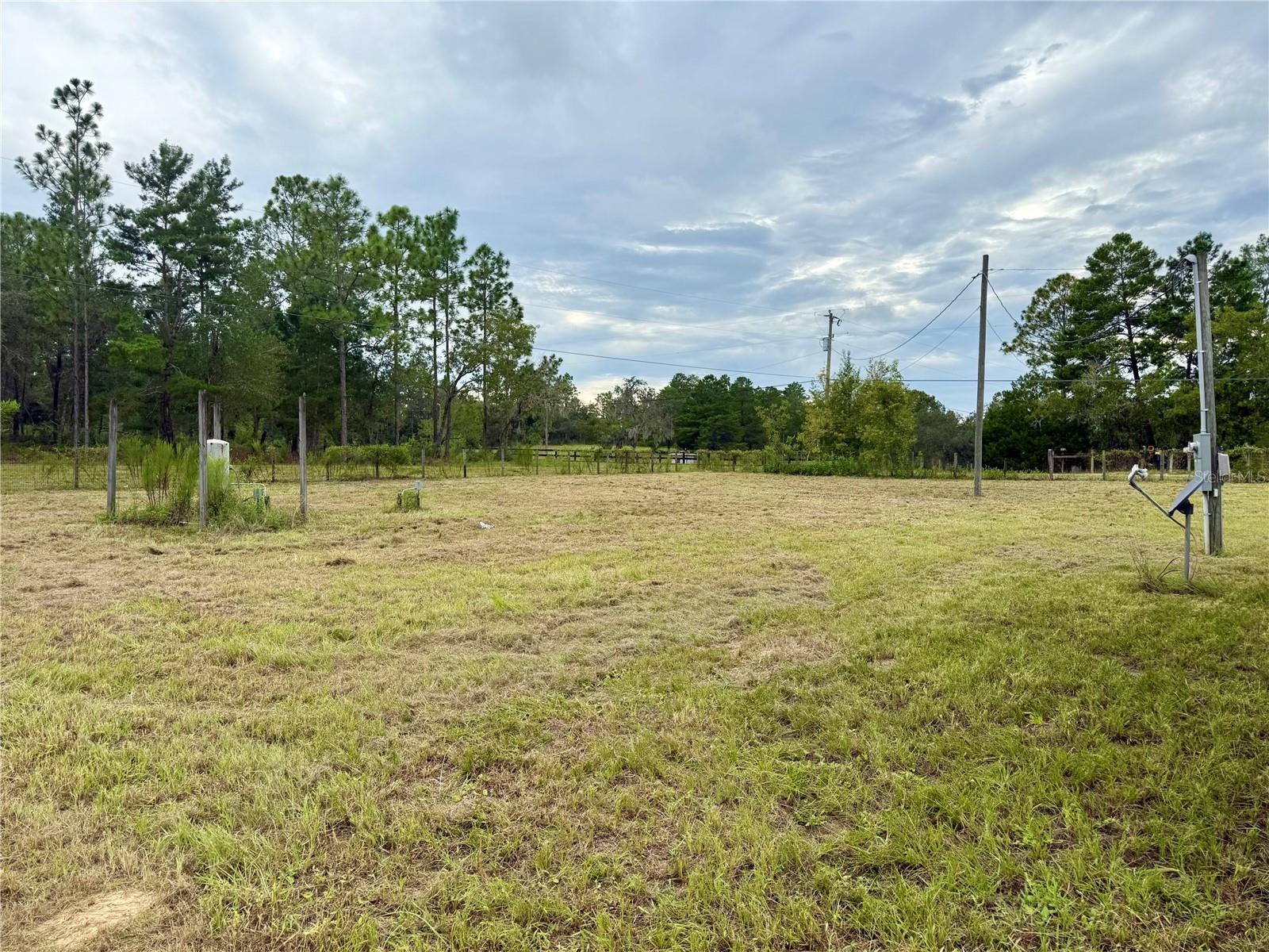 HILLS/FLORIDA WOODS - Residential