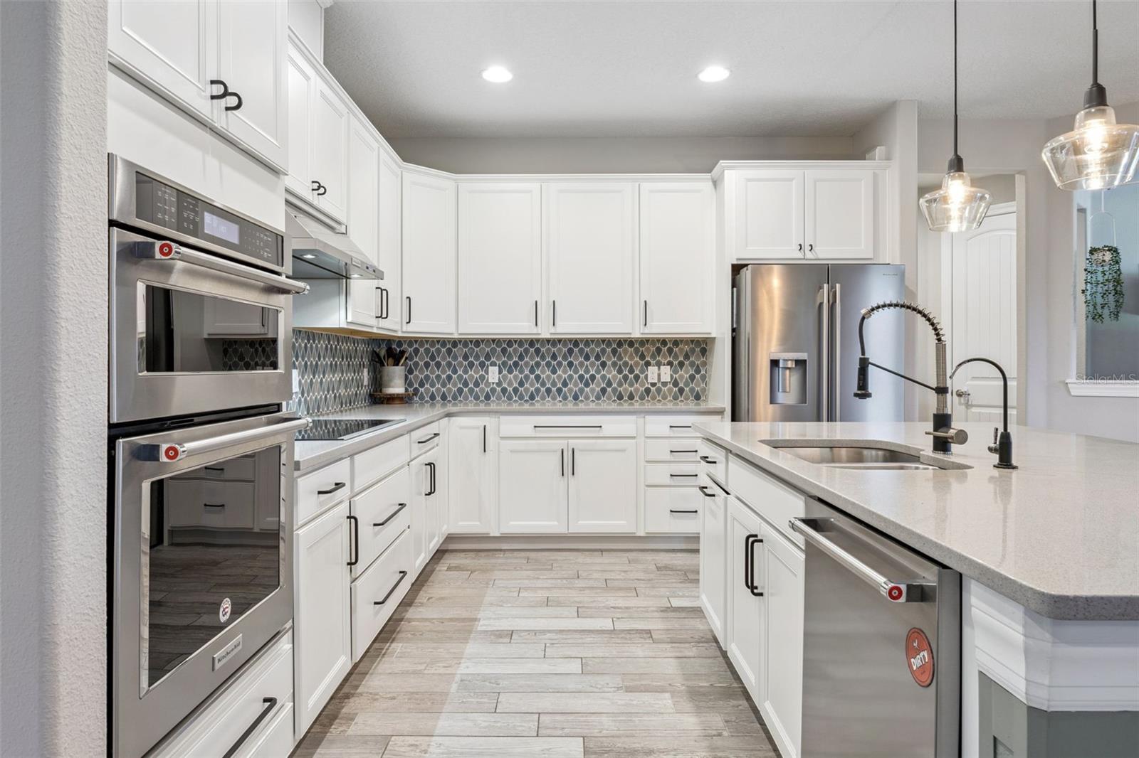 LAKEVIEW POINTE/HORIZON WEST P - Residential