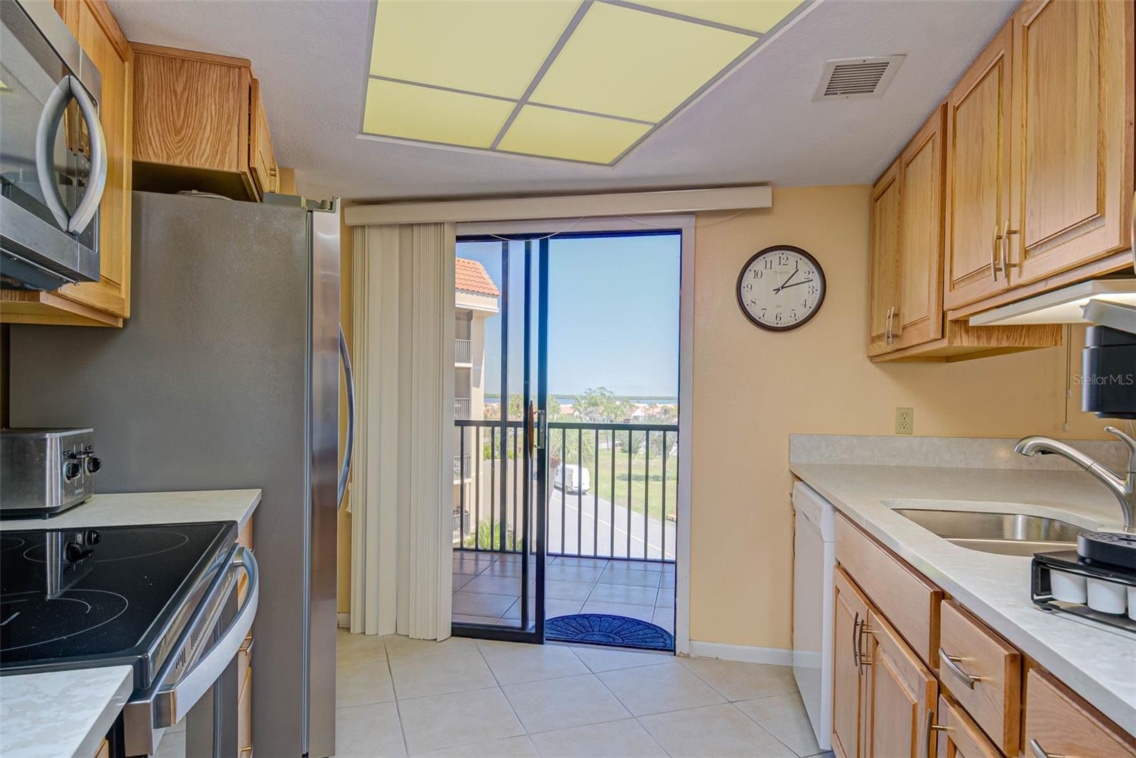 EMERALD POINTE PH 06 BLDG E - Residential