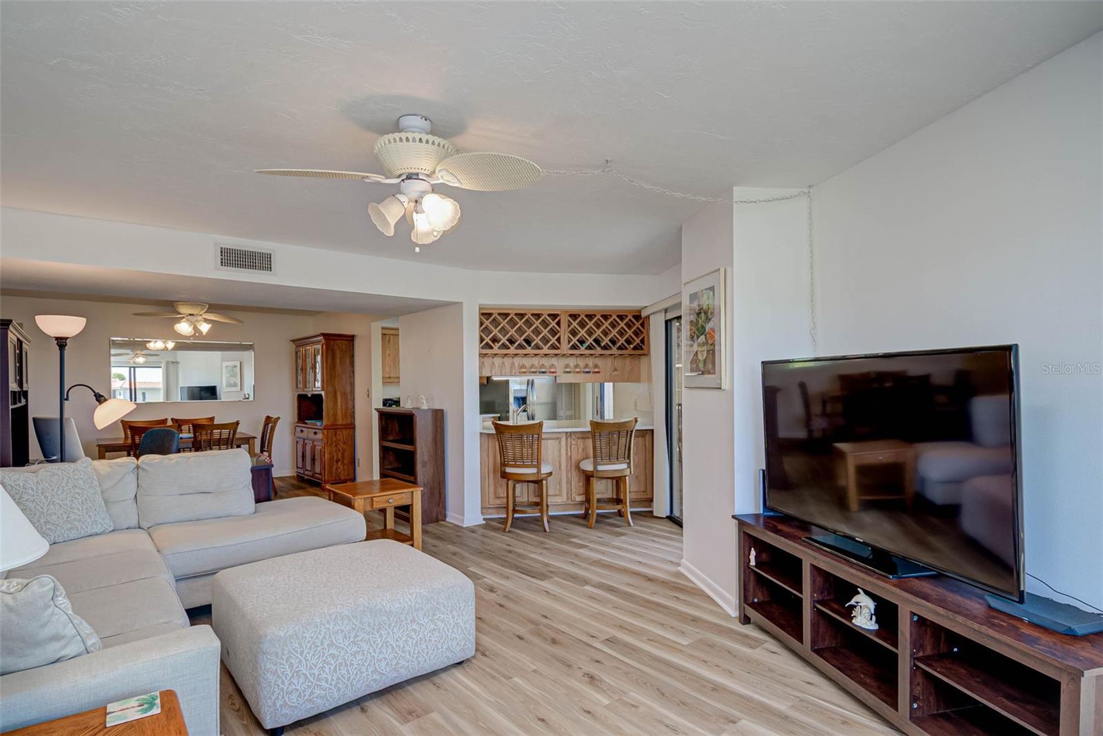 EMERALD POINTE PH 06 BLDG E - Residential