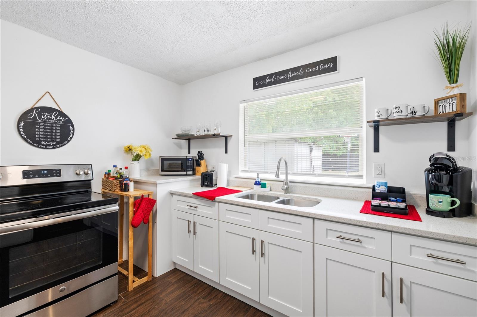 MANOR HILLS SUB - Residential