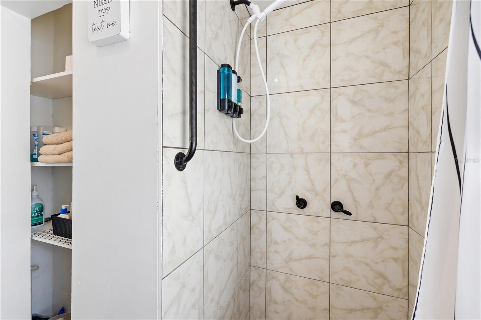 MANOR HILLS SUB - Residential