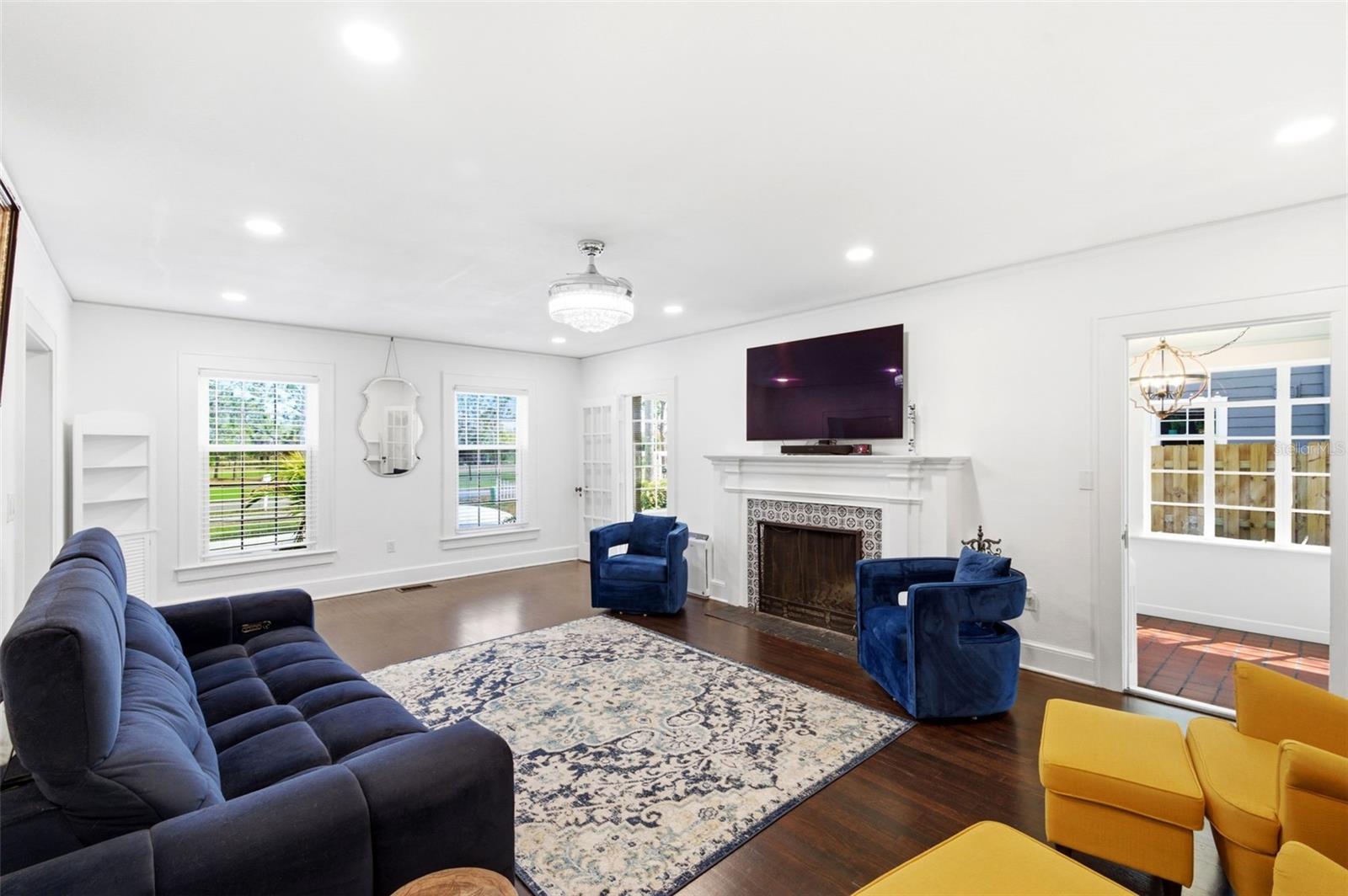 COUNTRY CLUB ADD - Residential