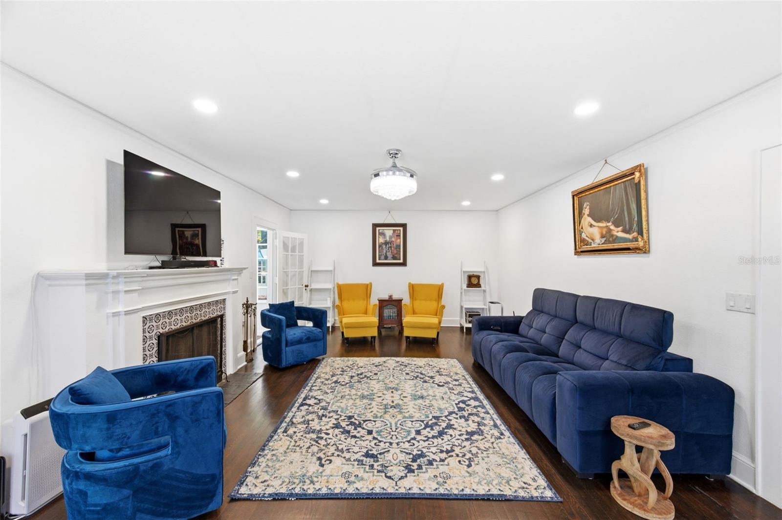 COUNTRY CLUB ADD - Residential