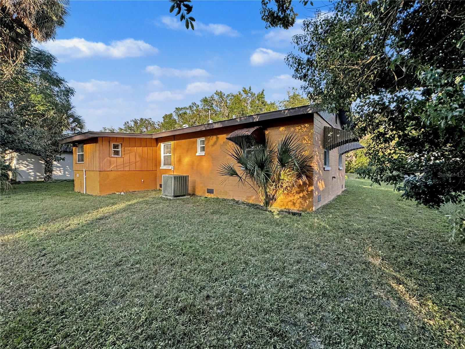 EUSTIS PINECREST - Residential