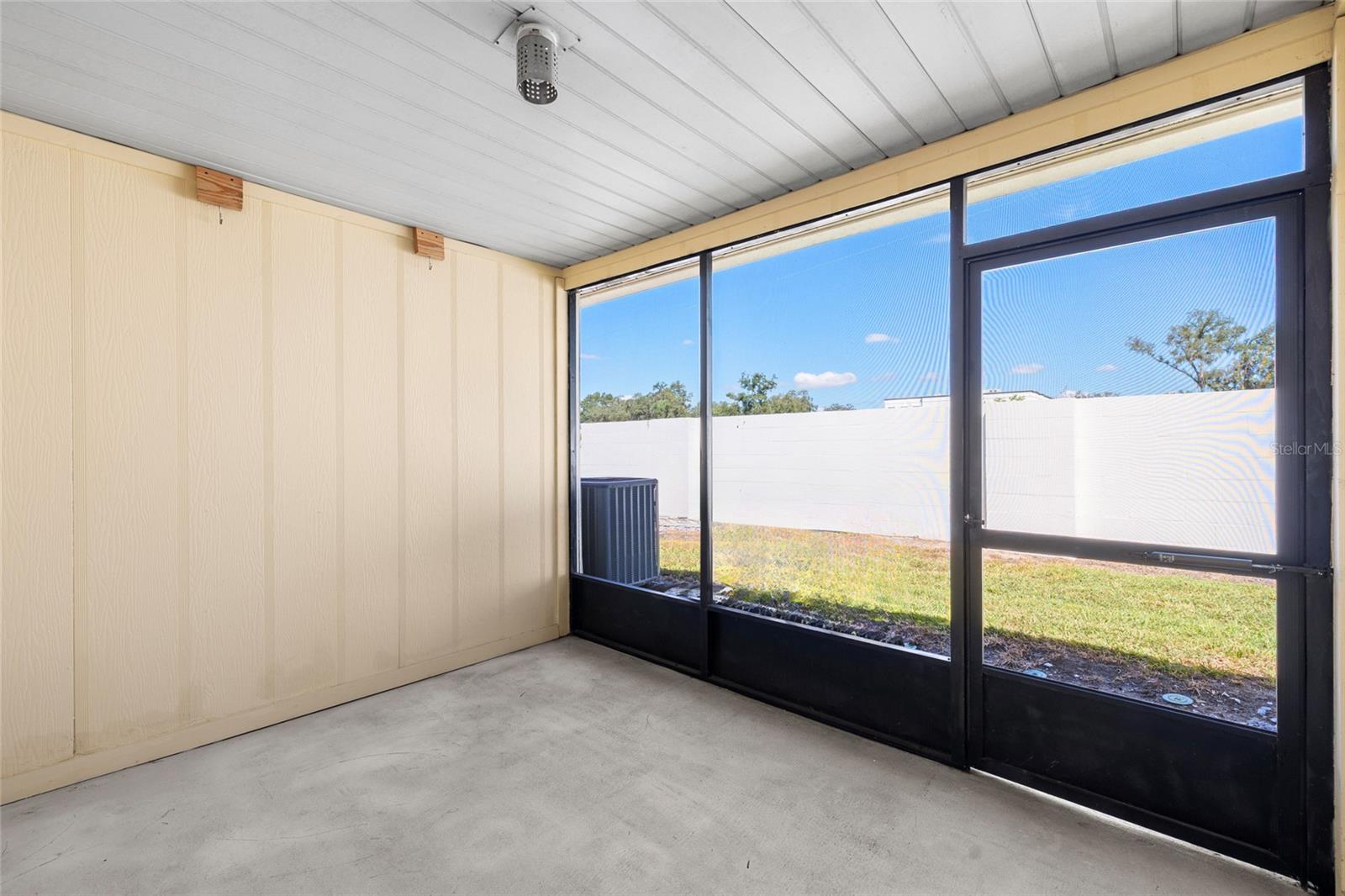KINGSS COURT TWNHMS - Residential