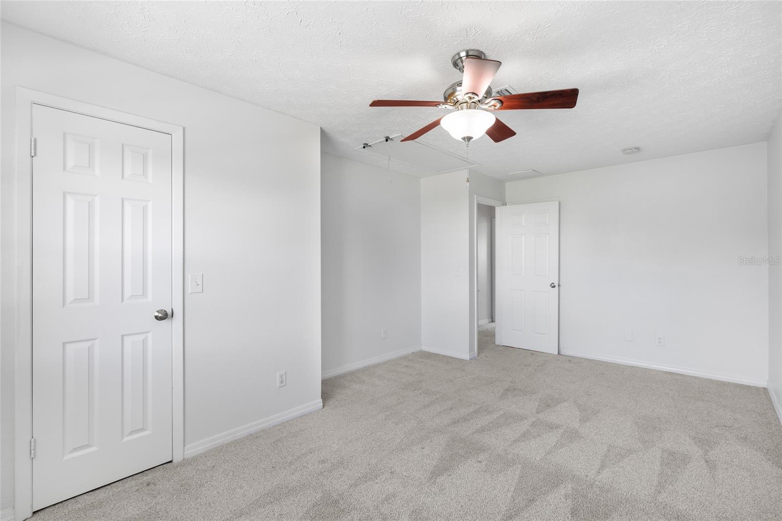 KINGSS COURT TWNHMS - Residential