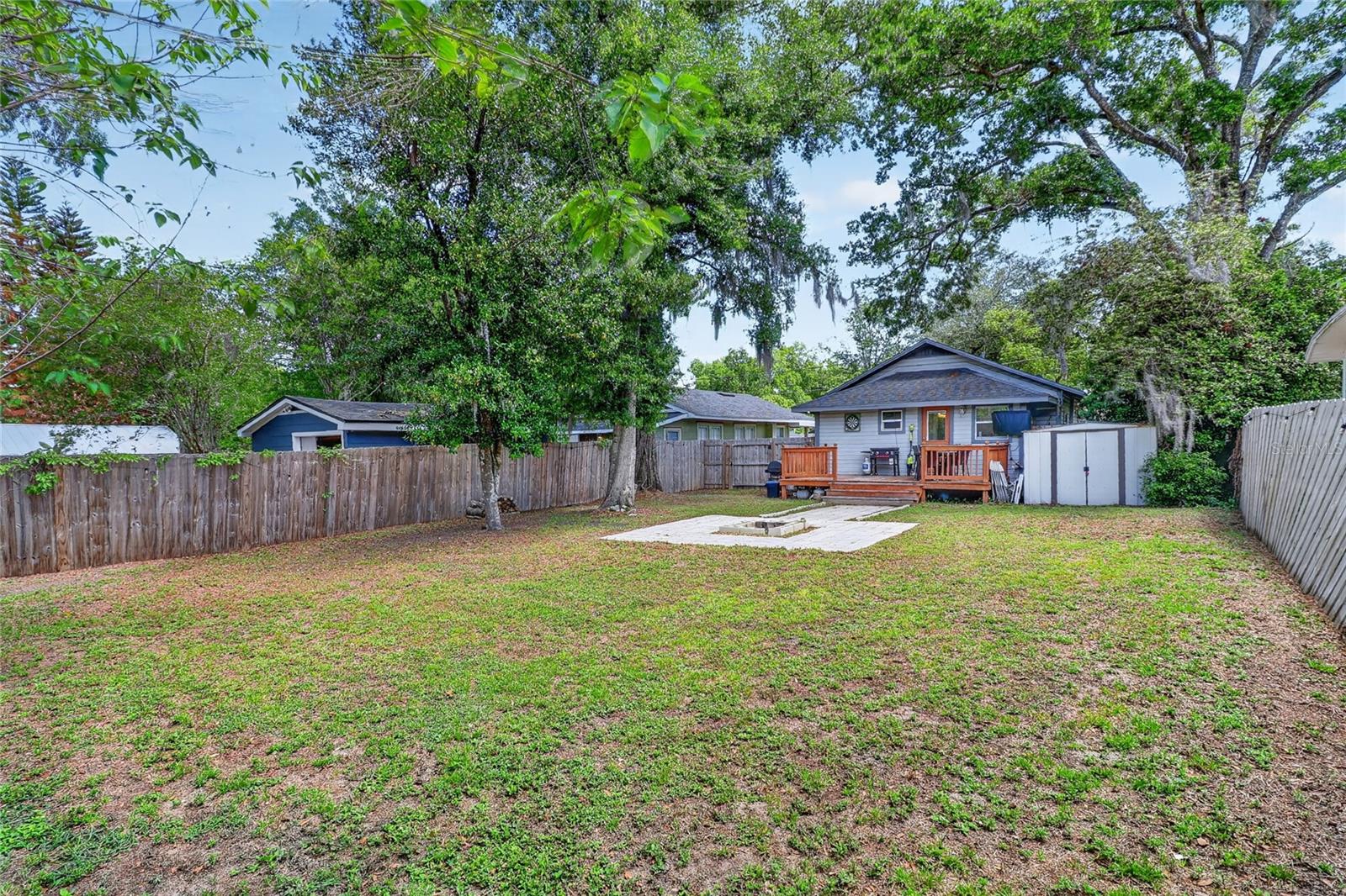 LAKE HUNTER HEIGHTS - Residential