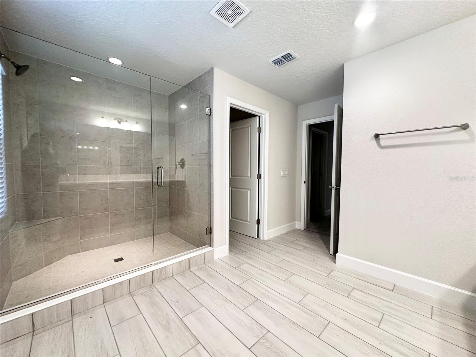 OAKS/KELLY PARK PH 2 - Residential Lease